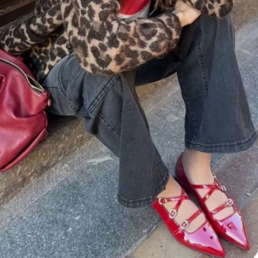 🌷NWOT red kitten heels